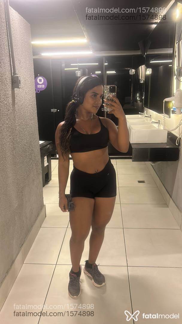 Acompanhante mulher loira (o) de olhos castanhos em João Pessoa - Maria