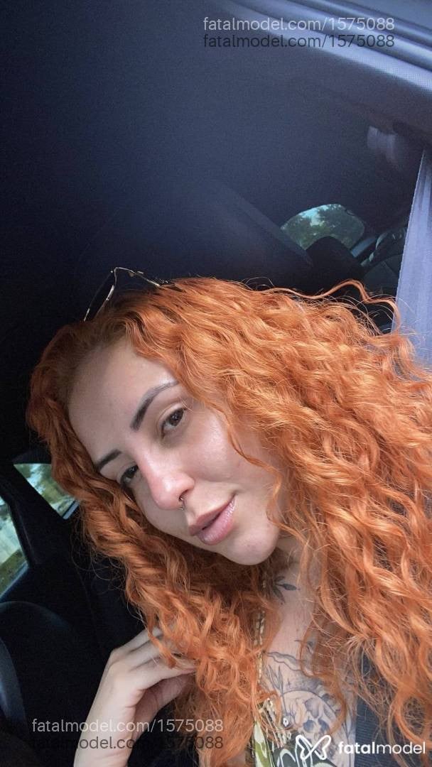 Acompanhante mulher ruiva (o) de olhos castanhos - Pandora