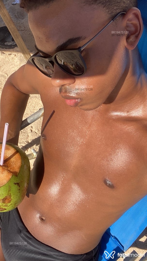 Acompanhante homem morena (o) de olhos castanhos em Salvador - Visk