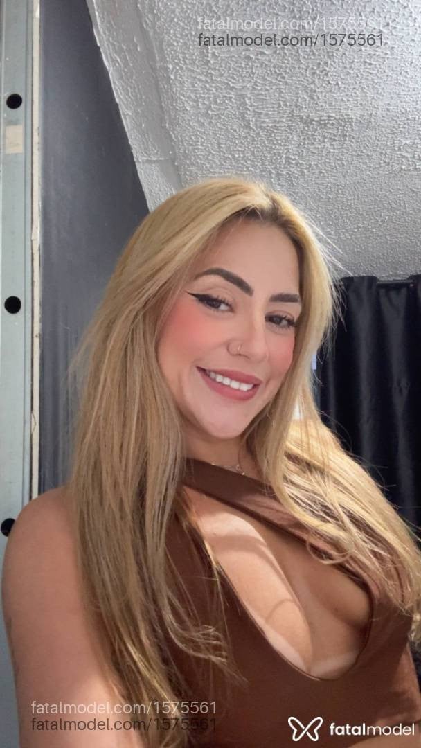 Acompanhante mulher loira (o) de olhos castanhos em Taubaté - Helena Baduar
