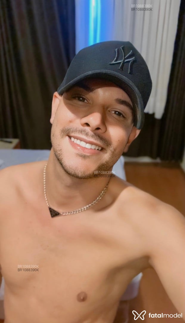 Acompanhante homem morena (o) de olhos castanhos em Macaé - Felipe Mineiro
