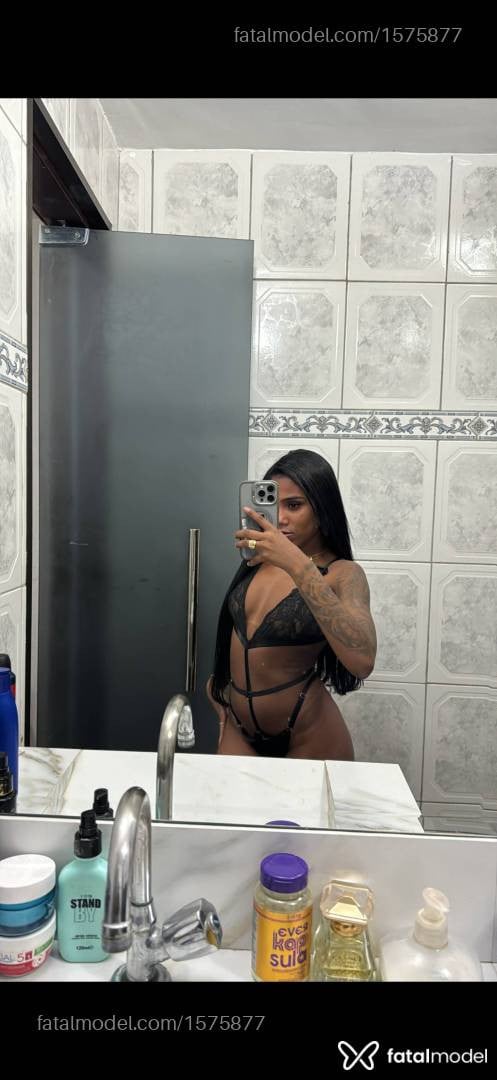 Acompanhante mulher morena (o) de olhos pretos - Ana