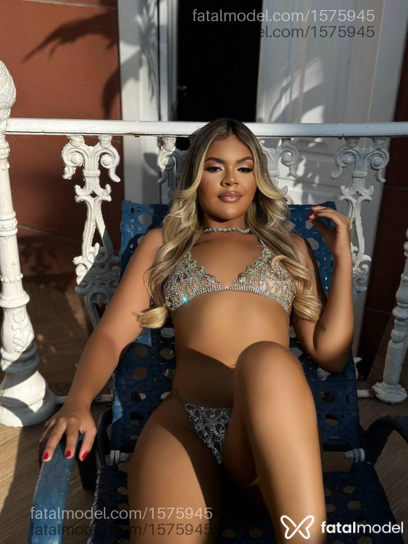 Acompanhante mulher morena (o) de olhos castanhos - Ludmilla