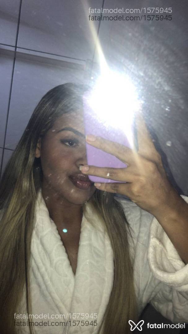 Acompanhante mulher morena (o) de olhos castanhos - Ludmilla