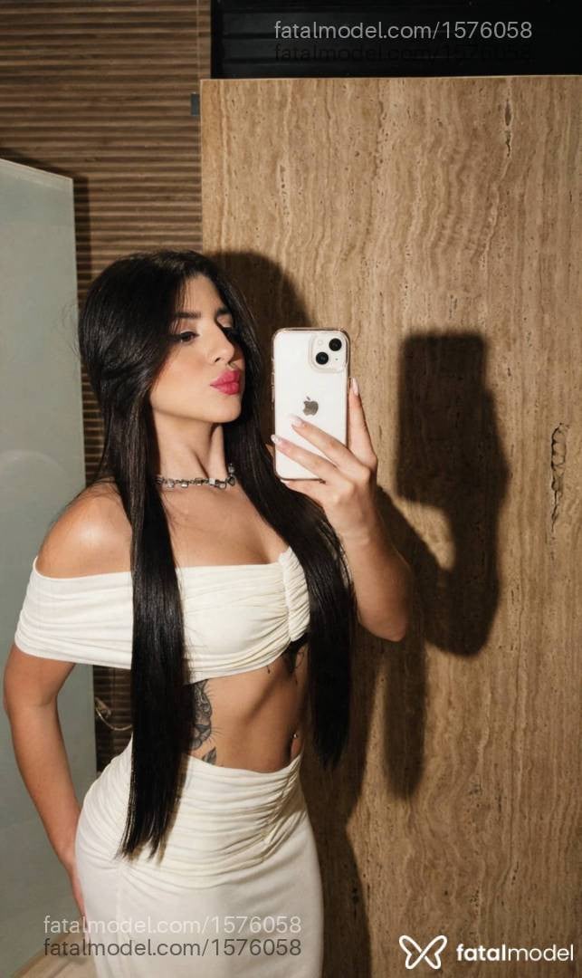 Acompanhante mulher com cabelo castanho de olhos castanhos - Babygirl