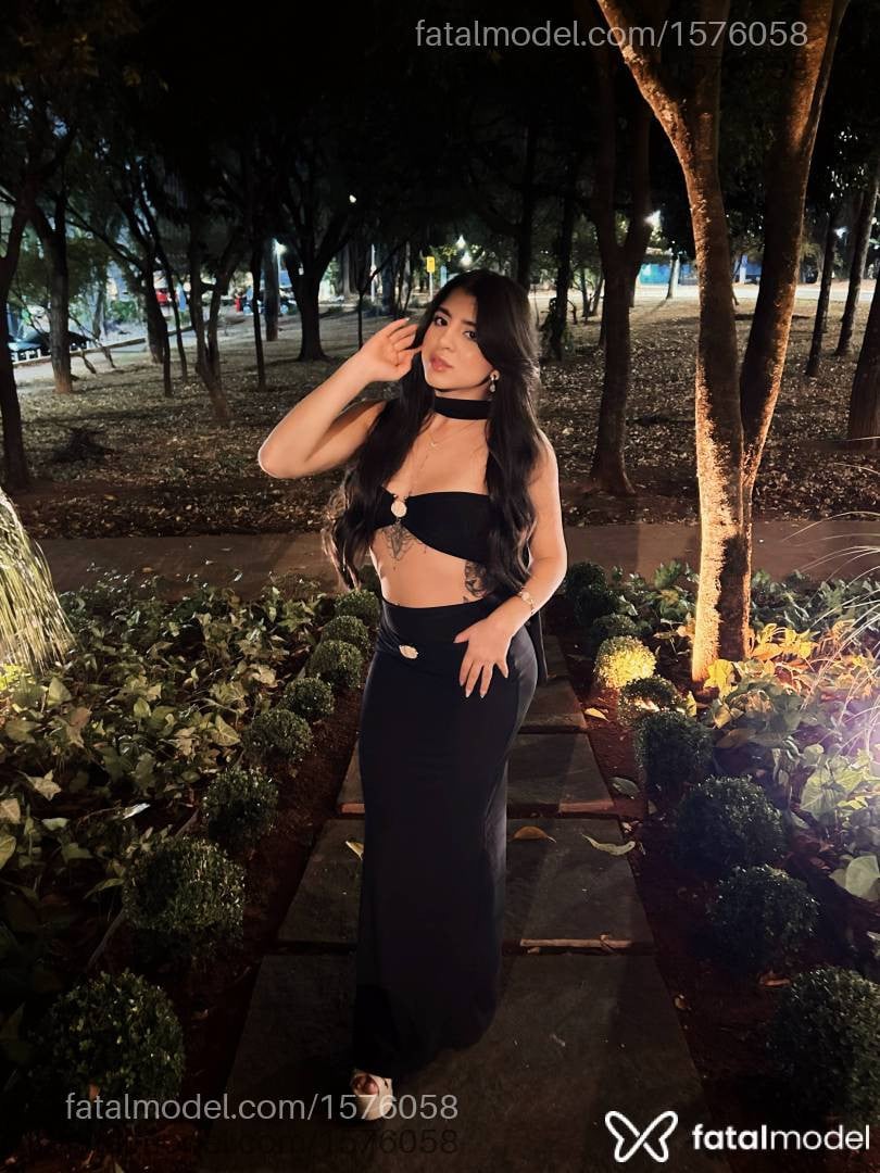 Acompanhante mulher com cabelo castanho de olhos castanhos - Babygirl