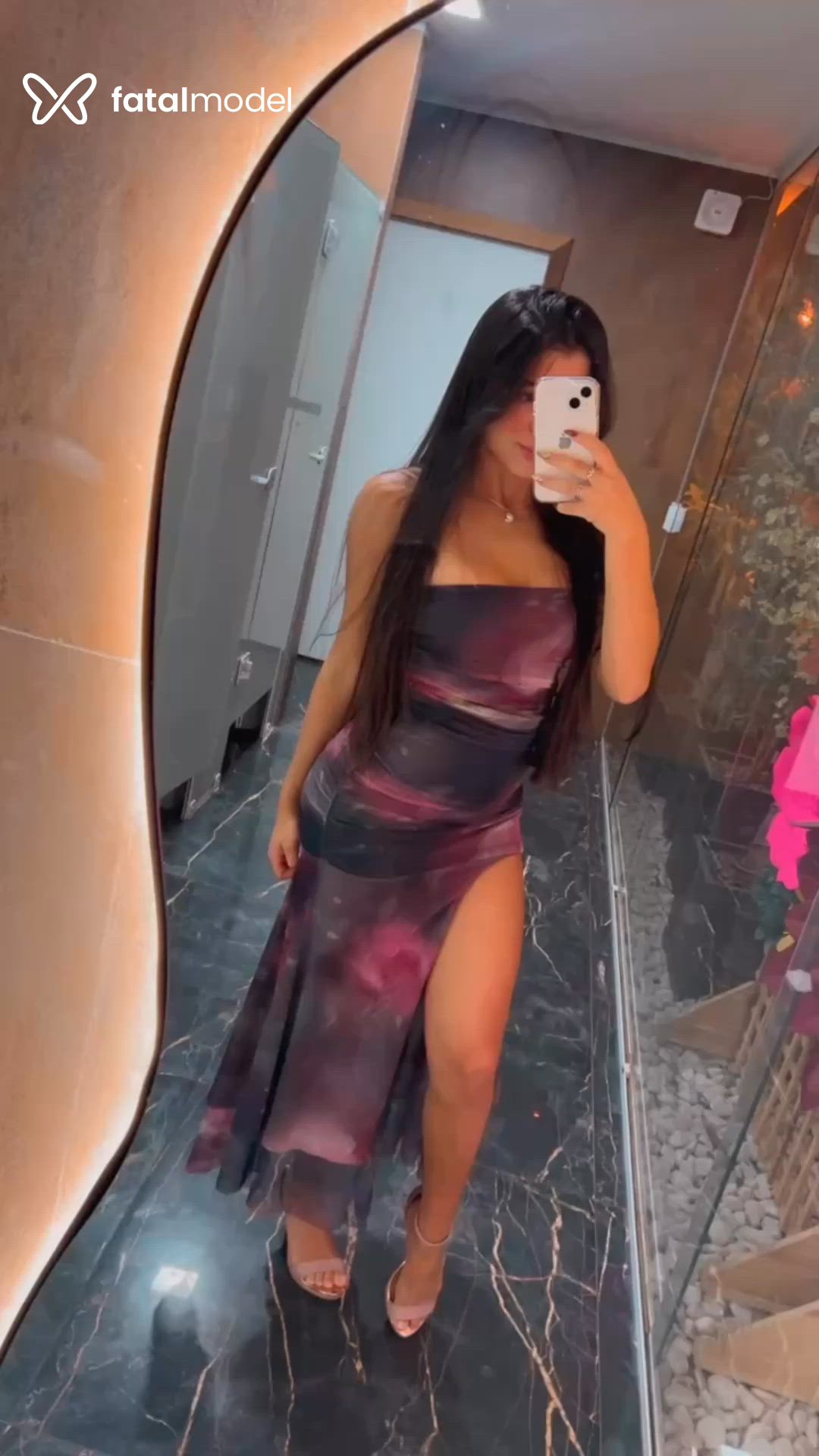 Acompanhante mulher com cabelo castanho de olhos castanhos - Babygirl