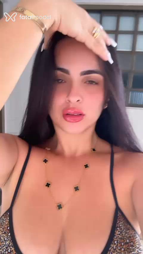 Acompanhante mulher morena (o) de olhos castanhos em Nova Friburgo Acompanhante mulher morena (o) de olhos castanhos em Nova Friburgo - Melissa pitanga