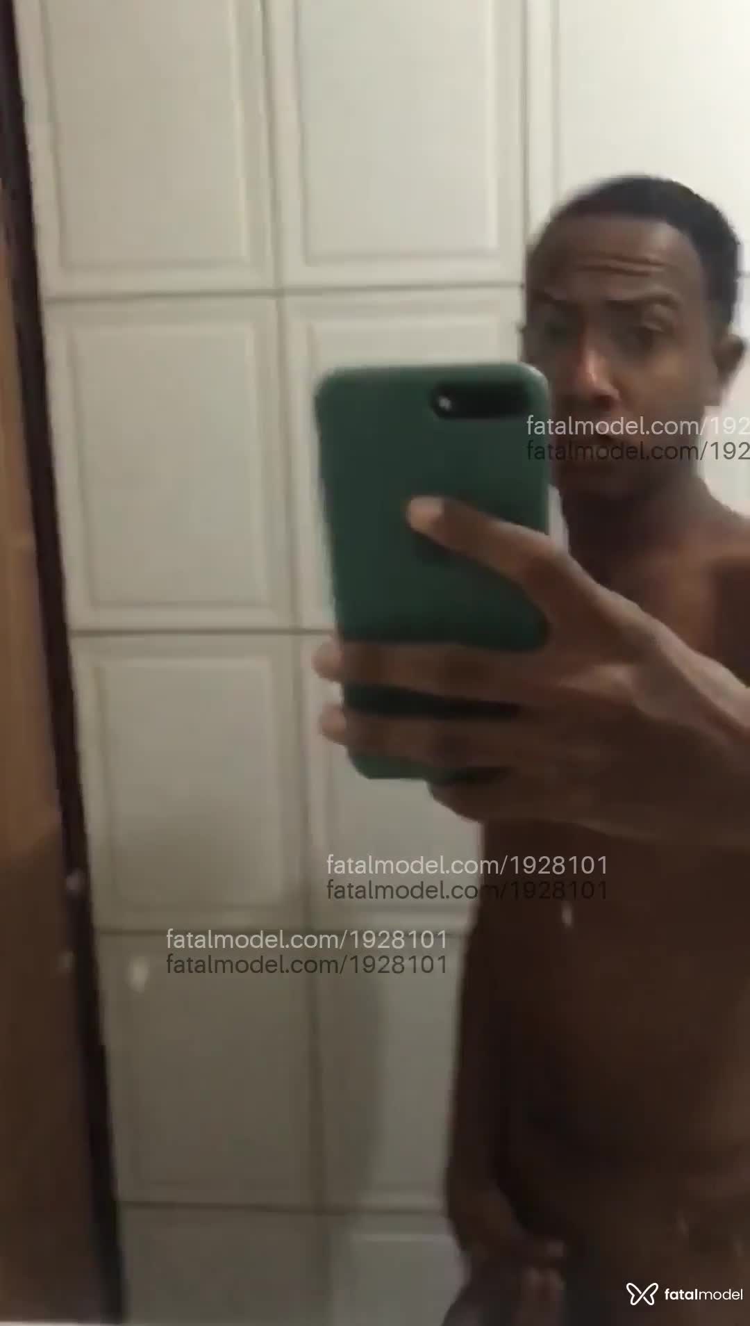 Acompanhante homem com cabelo castanho de olhos castanhos em Salvador - Jotax