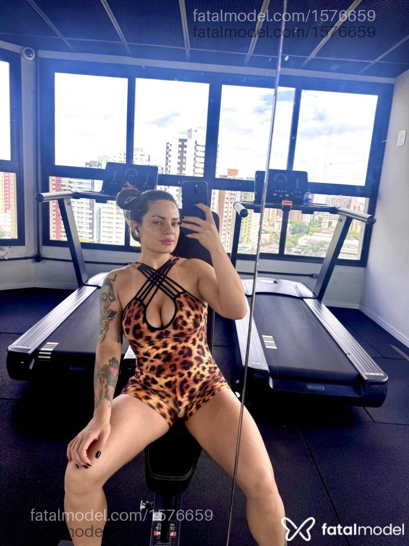 Acompanhante mulher com cabelo castanho de olhos castanhos - Jessica Kilian