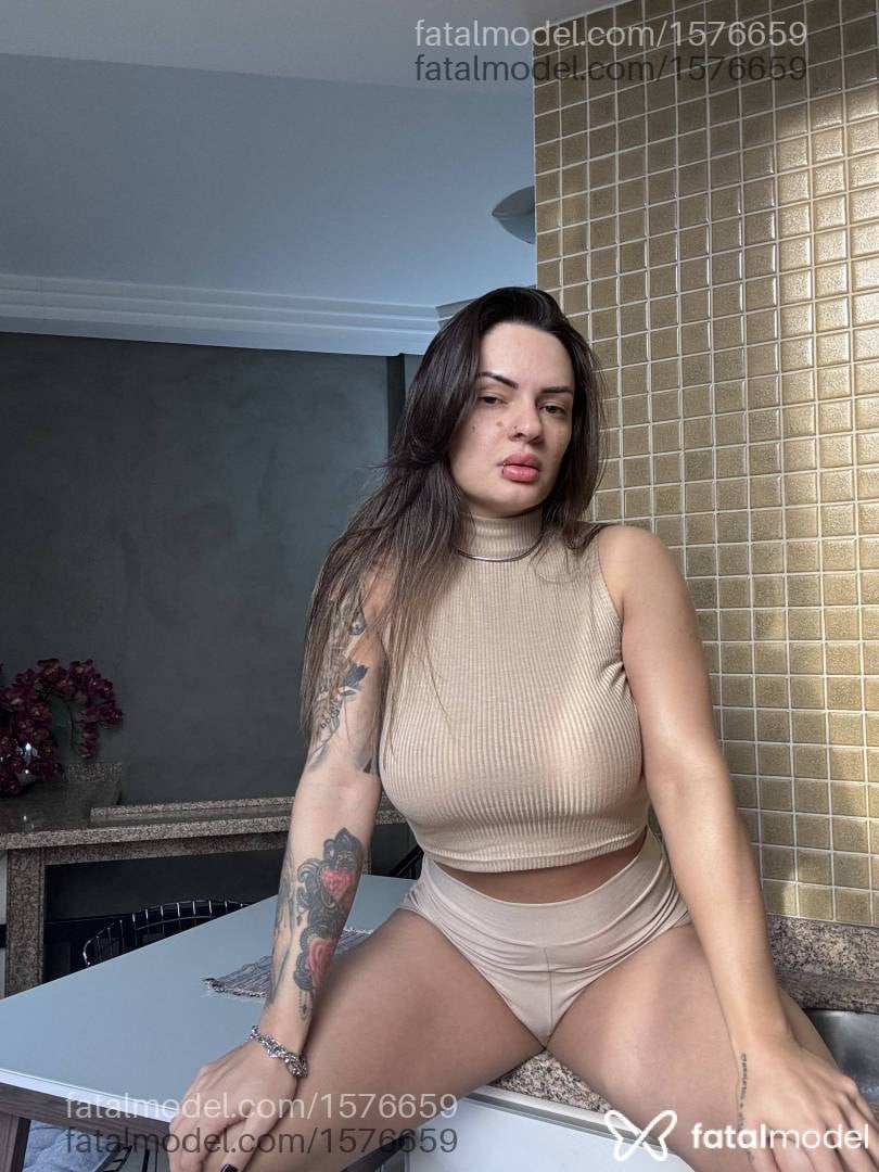 Acompanhante mulher com cabelo castanho de olhos castanhos - Jessica Kilian