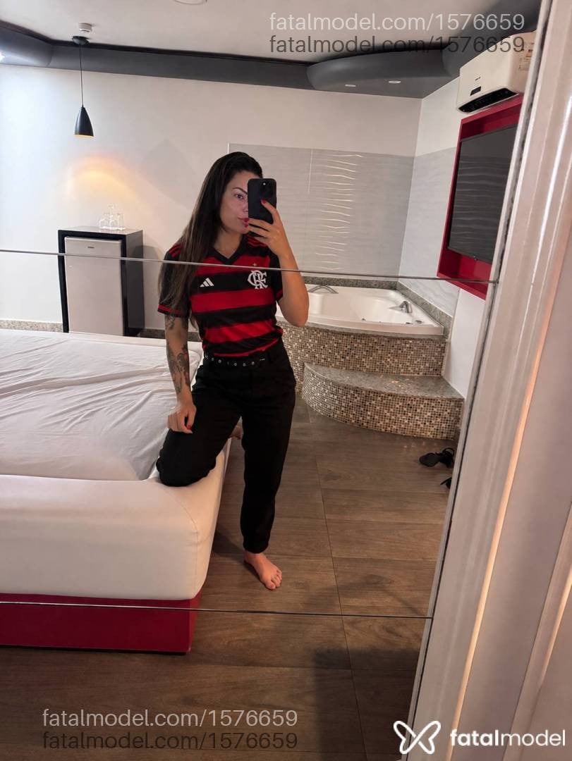 Acompanhante mulher com cabelo castanho de olhos castanhos - Jessica Kilian