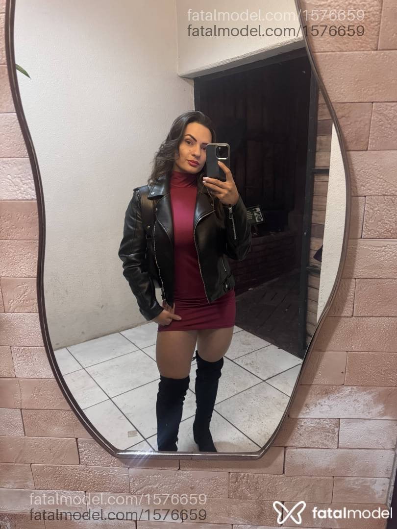 Acompanhante mulher com cabelo castanho de olhos castanhos em Chapecó - Jessica Kilian