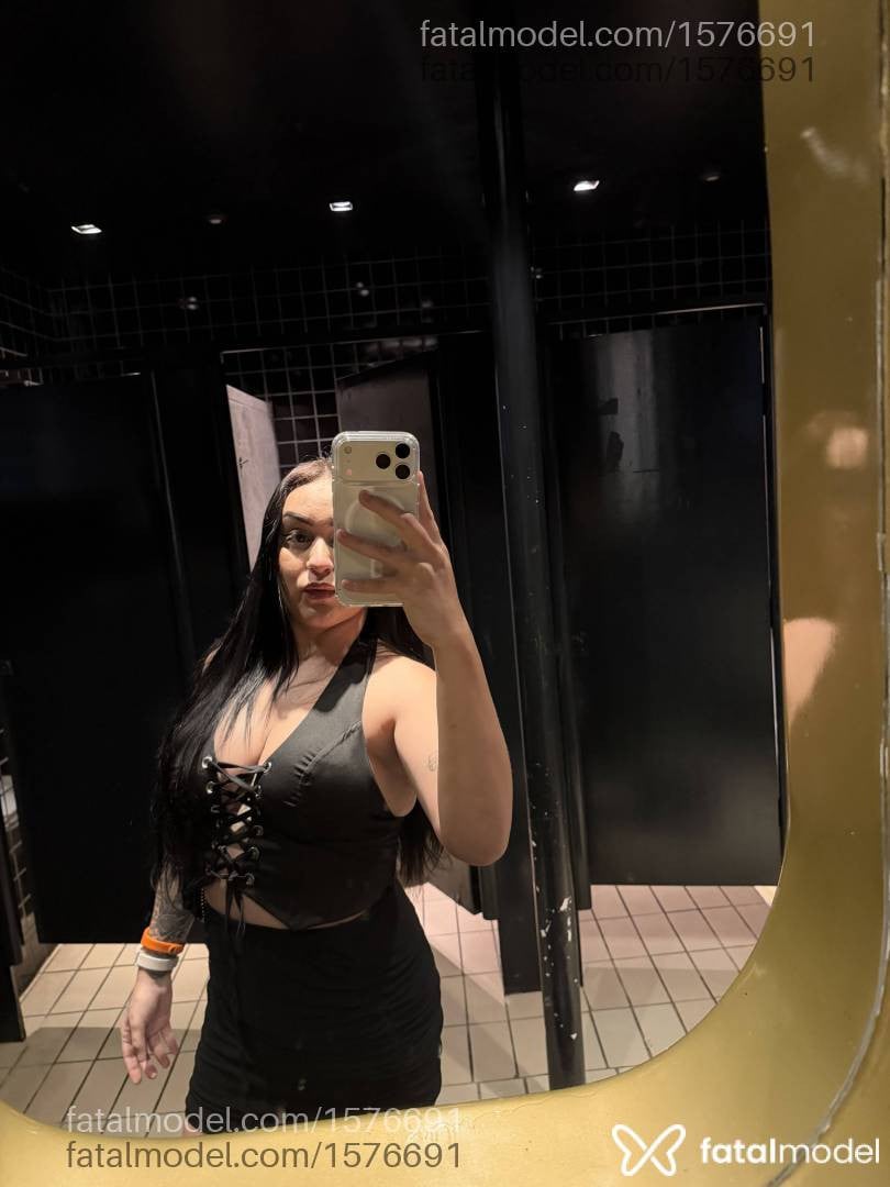 Acompanhante mulher morena (o) de olhos castanhos - Ana laura