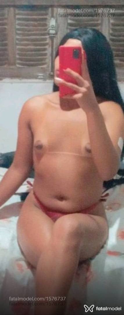Acompanhante mulher trans com cabelo castanho de olhos pretos - Pocahontasnovinha