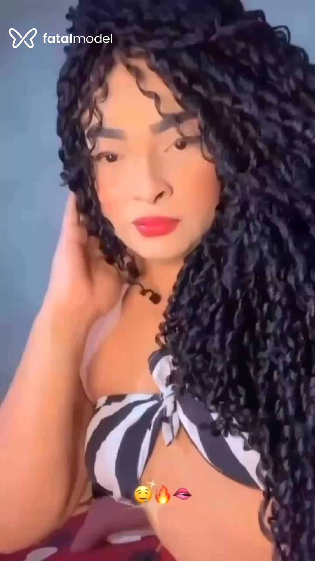Acompanhante mulher trans morena (o) de olhos castanhos - Arielly