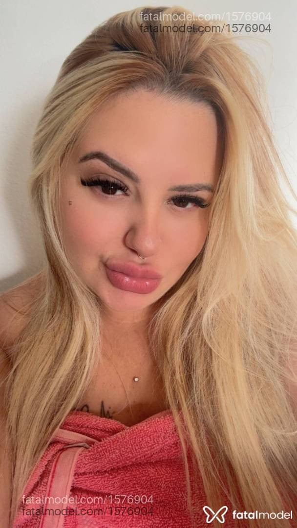 Acompanhante mulher loira (o) de olhos mel em Uberlândia - Mikaelle Lins