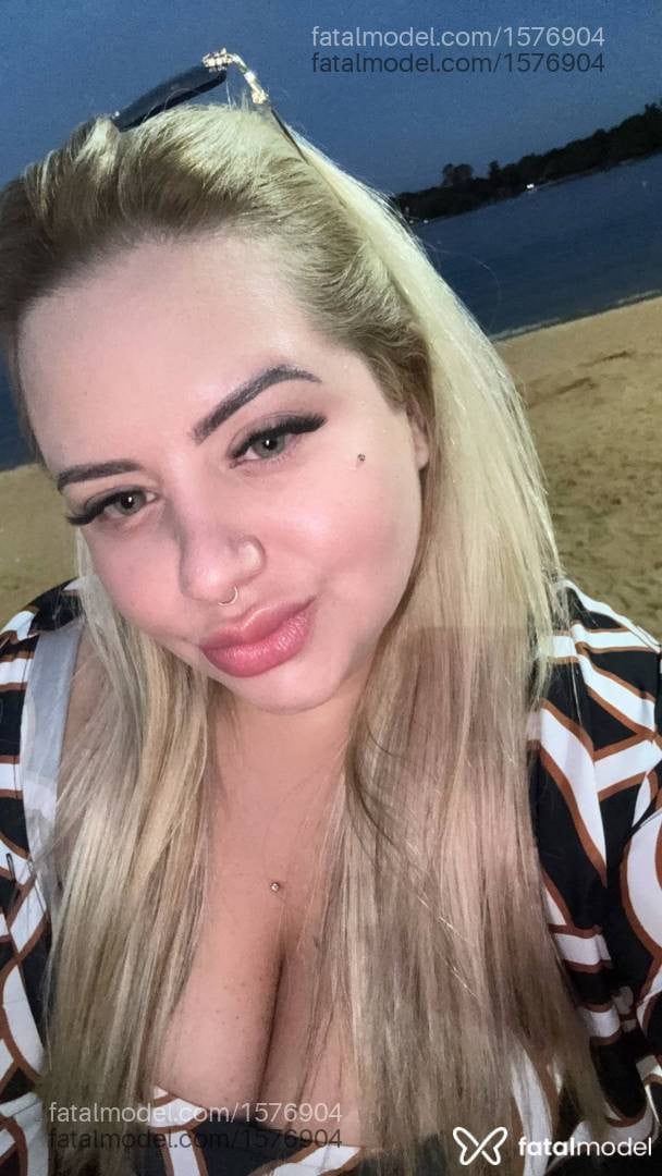Acompanhante mulher loira (o) de olhos mel em Franca - Mikaelle Lins