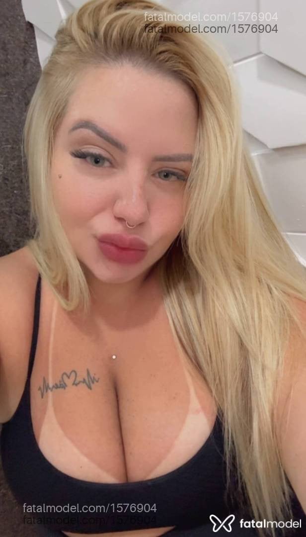 Acompanhante mulher loira (o) de olhos mel em Araraquara - Mikaelle Lins