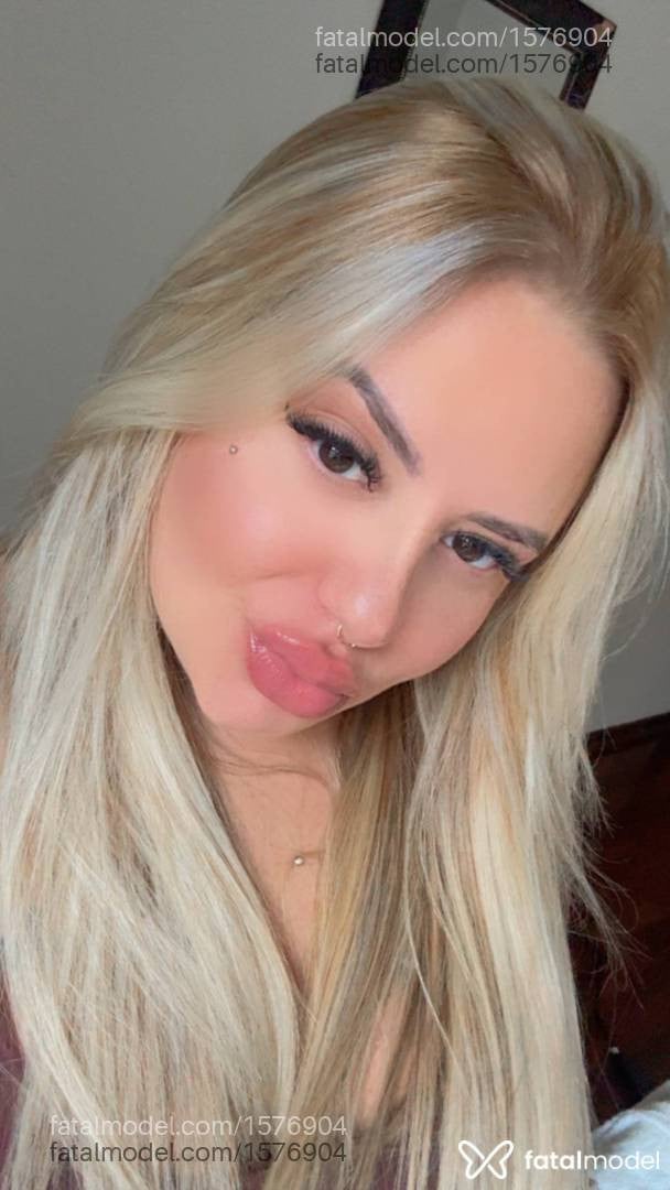 Acompanhante mulher loira (o) de olhos mel em Franca - Mikaelle Lins