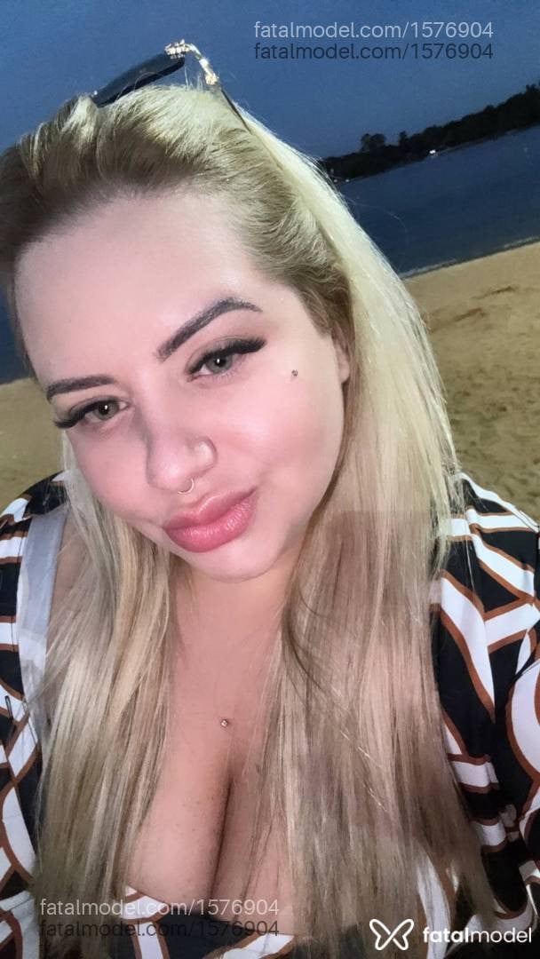 Acompanhante mulher loira (o) de olhos mel em Franca - Mikaelle Lins