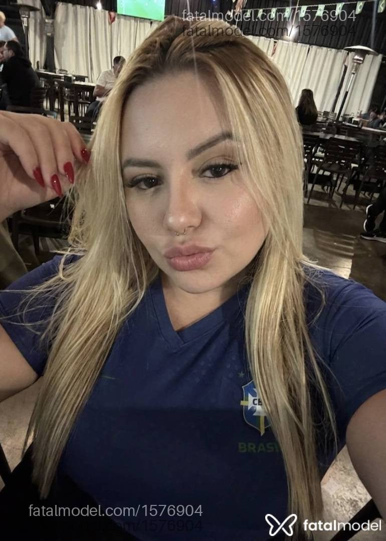 Acompanhante mulher loira (o) de olhos mel em Uberlândia - Mikaelle Lins