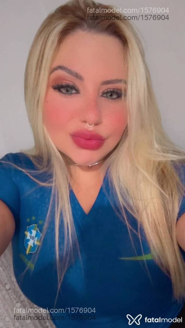 Acompanhante mulher loira (o) de olhos mel em Uberlândia - Mikaelle Lins