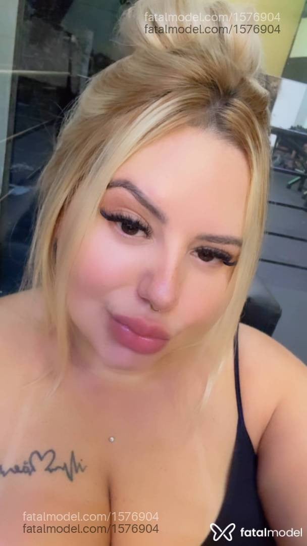 Acompanhante mulher loira (o) de olhos mel em Uberlândia - Mikaelle Lins