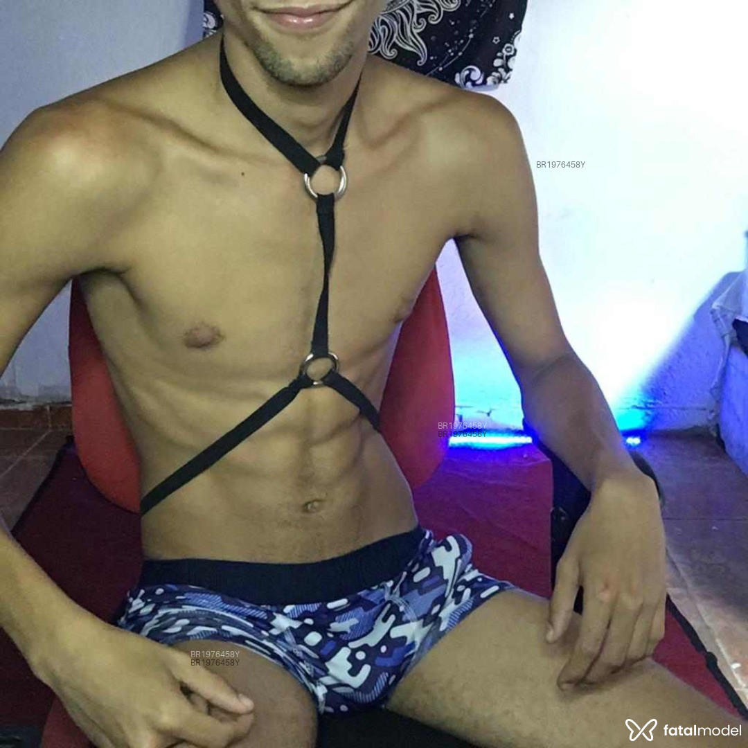 Acompanhante homem morena (o) de olhos verdes em Virtual - DotRevoltado