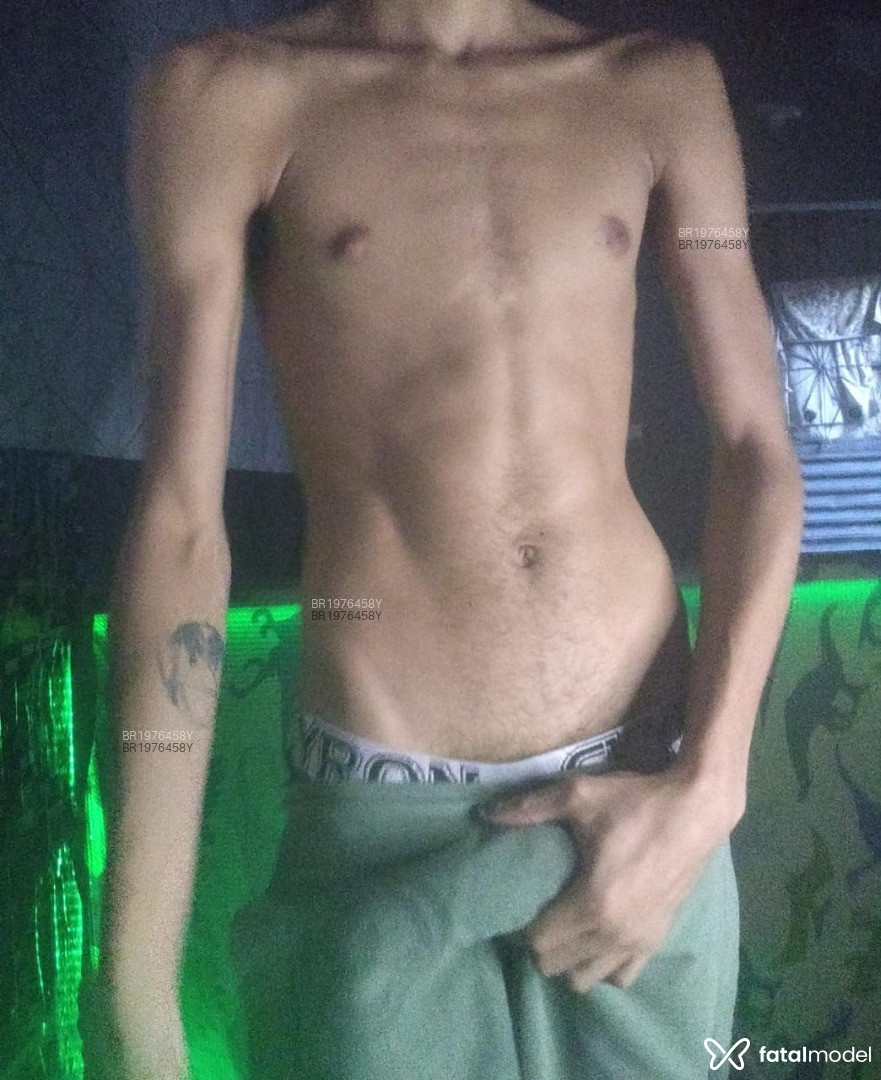 Acompanhante homem morena (o) de olhos verdes em Virtual - DotRevoltado