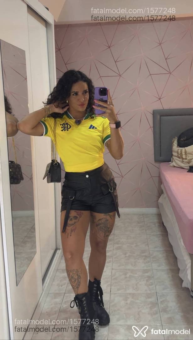 Acompanhante mulher morena (o) de olhos castanhos em Vila Velha - Larah