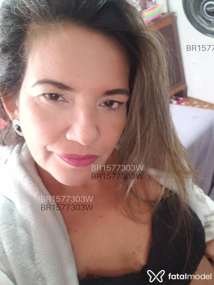 Acompanhante mulher com cabelo colorido de olhos castanhos em Bauru - Vanessa Shinaider