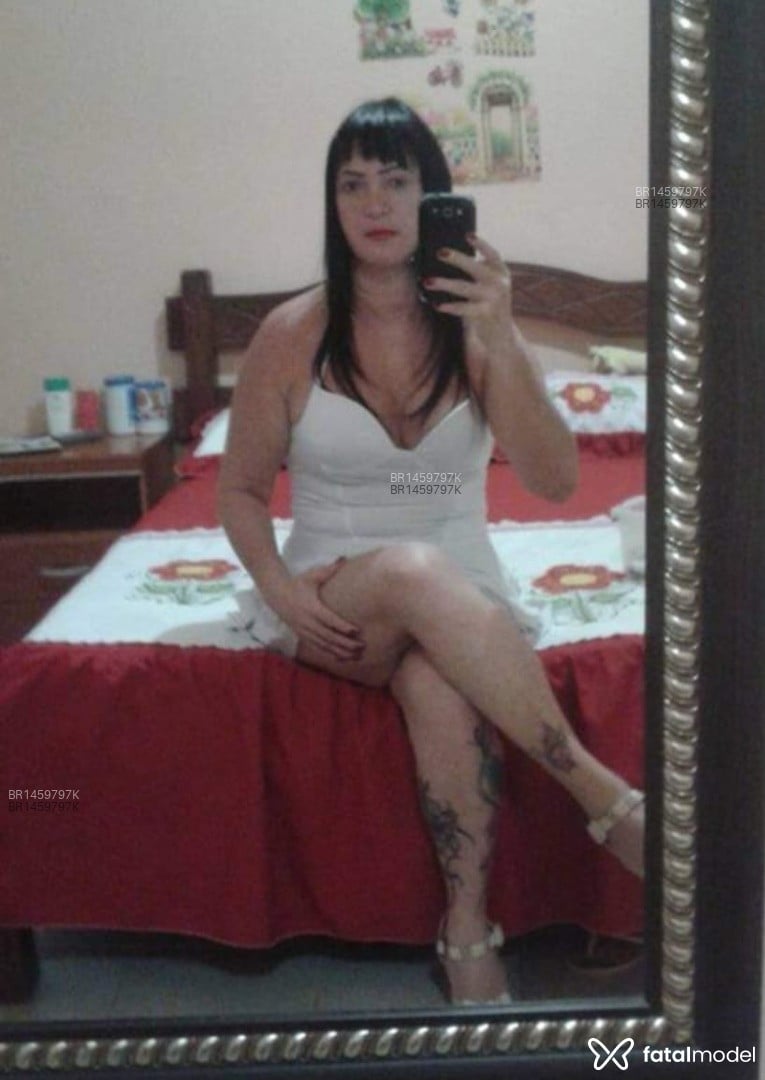 Acompanhante mulher com cabelo castanho de olhos verdes - Priscilla Ferraz Acompanhante mulher com cabelo castanho de olhos verdes - Priscilla Ferraz