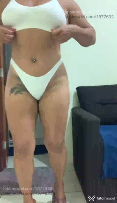 Acompanhante mulher morena (o) de olhos castanhos em Vila Velha - Mel maia