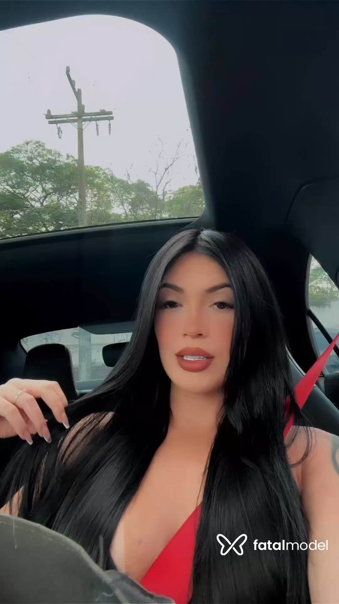 Acompanhante mulher morena (o) de olhos castanhos - Aline Bolzani