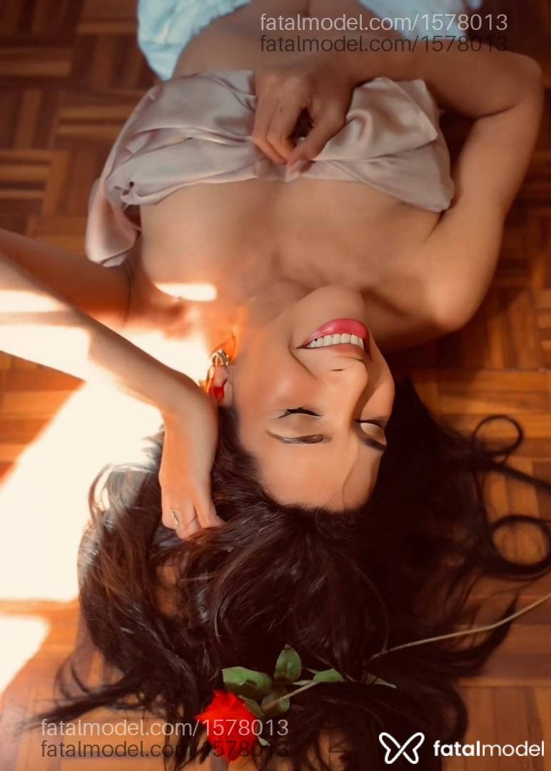Acompanhante mulher morena (o) de olhos castanhos - Mirella