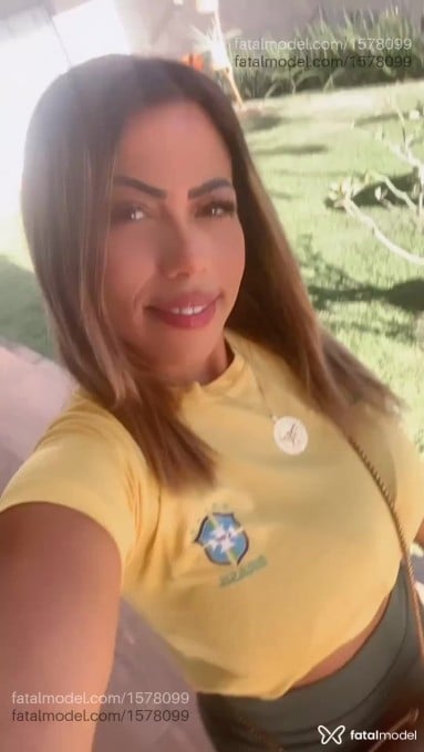 Acompanhante mulher loira (o) de olhos mel em Aracaju Acompanhante mulher loira (o) de olhos mel em Aracaju - Jessy Lopes