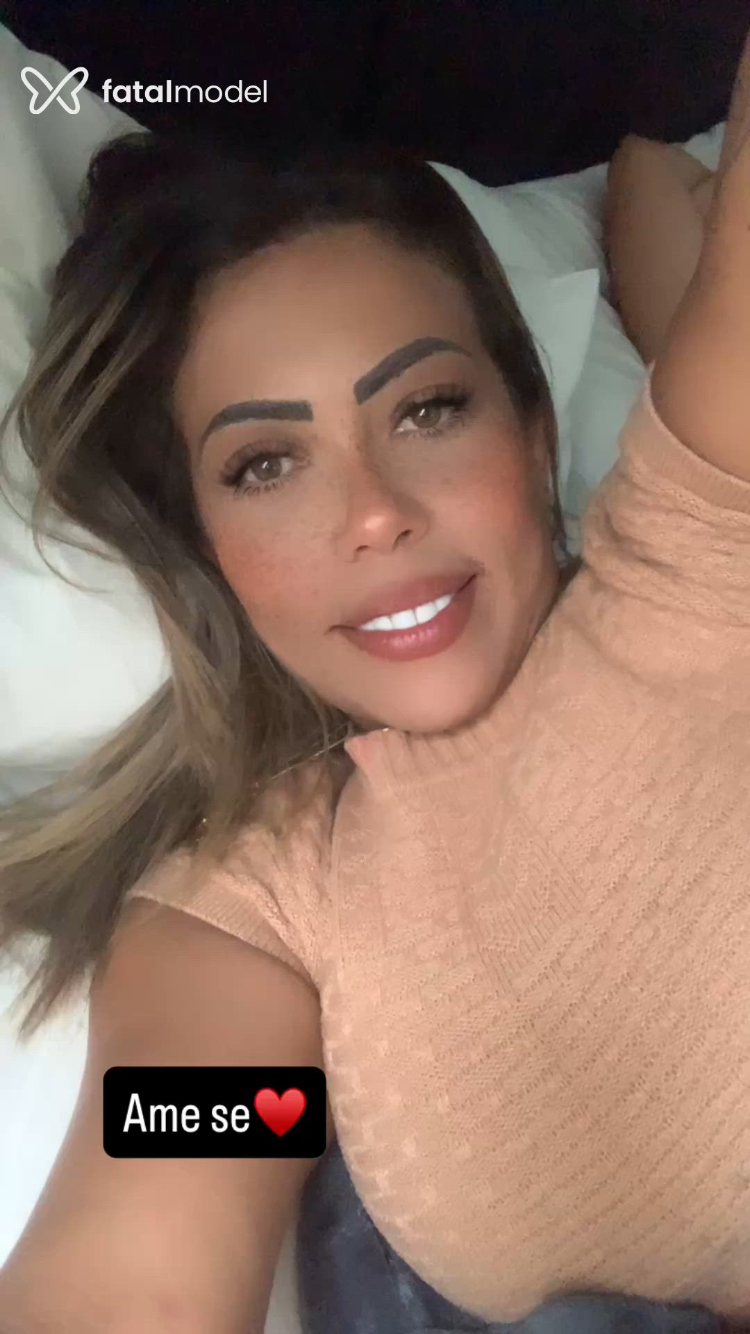 Acompanhante mulher loira (o) de olhos mel em Aracaju Acompanhante mulher loira (o) de olhos mel em Aracaju - Jessy Lopes