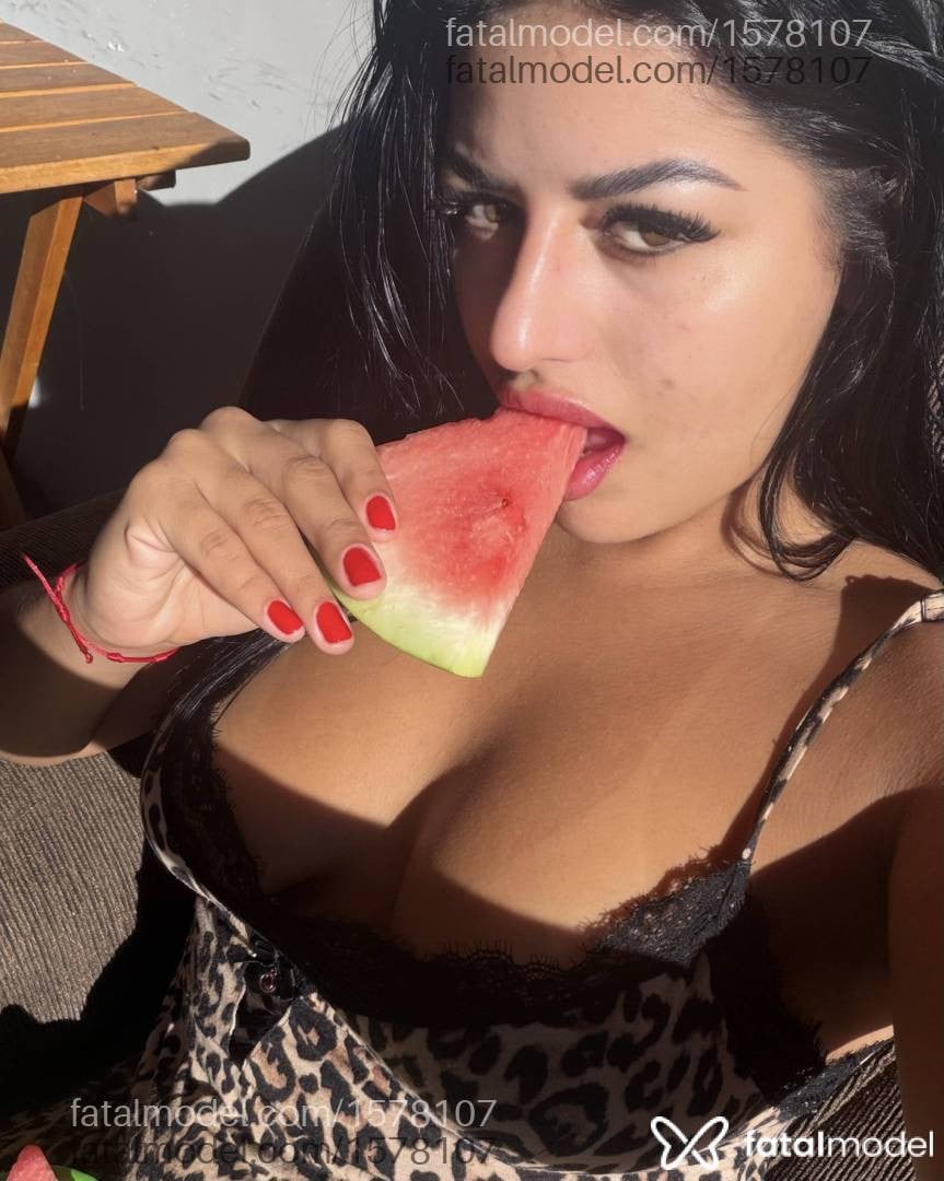 Acompanhante mulher morena (o) de olhos mel - Rafaella