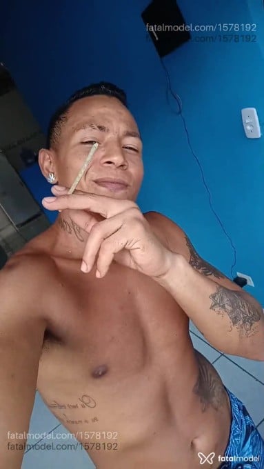 Acompanhante homem morena (o) de olhos castanhos - NEGAOPERNAS Acompanhante homem morena (o) de olhos castanhos - NEGAOPERNAS