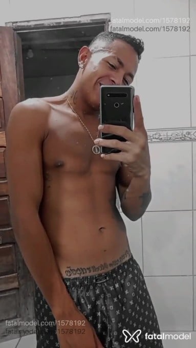 Acompanhante homem morena (o) de olhos castanhos - NEGAOPERNAS Acompanhante homem morena (o) de olhos castanhos - NEGAOPERNAS