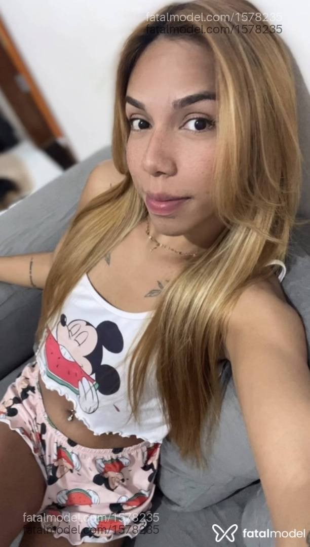 Acompanhante mulher trans com cabelo castanho de olhos castanhos - Bianca