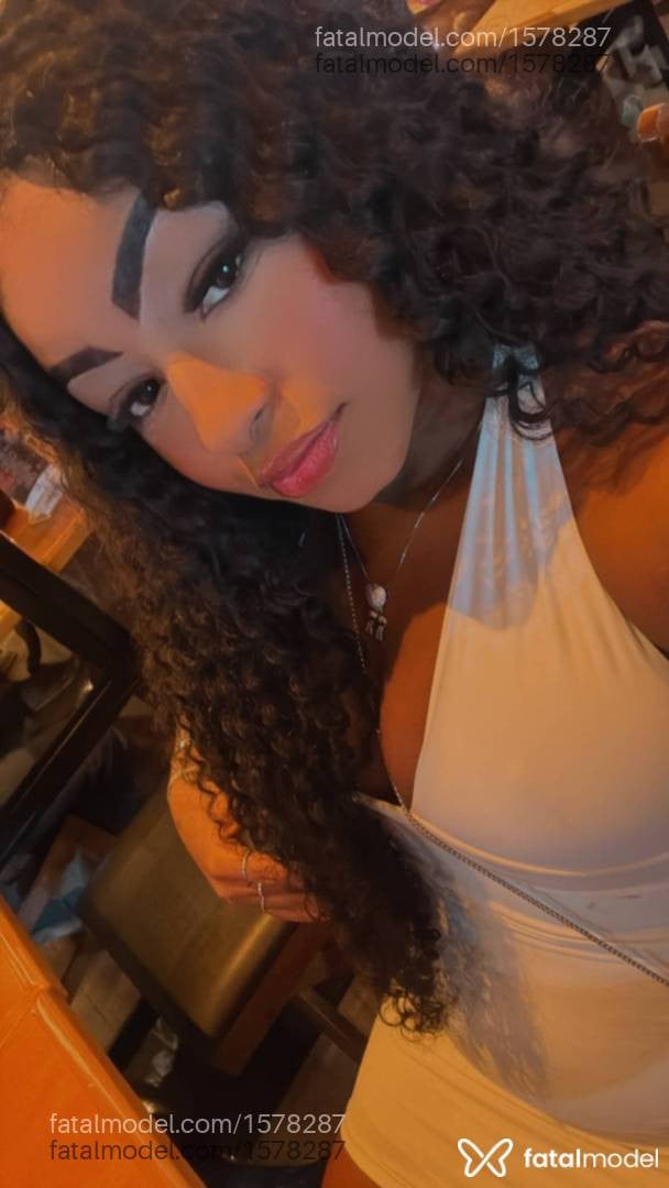 Acompanhante mulher morena (o) de olhos pretos - Luiza Mendes