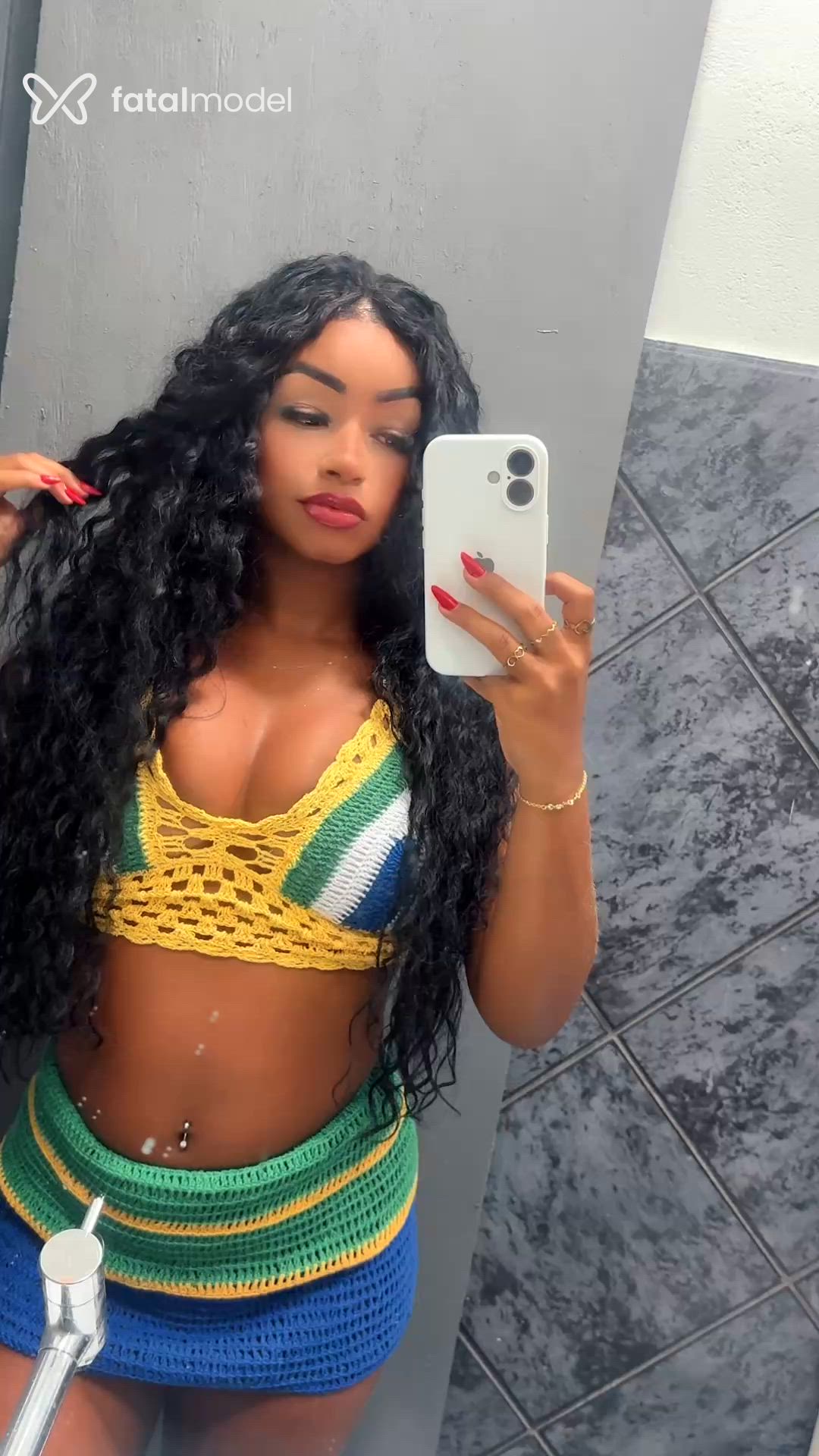 Acompanhante mulher morena (o) de olhos pretos - Luiza Mendes