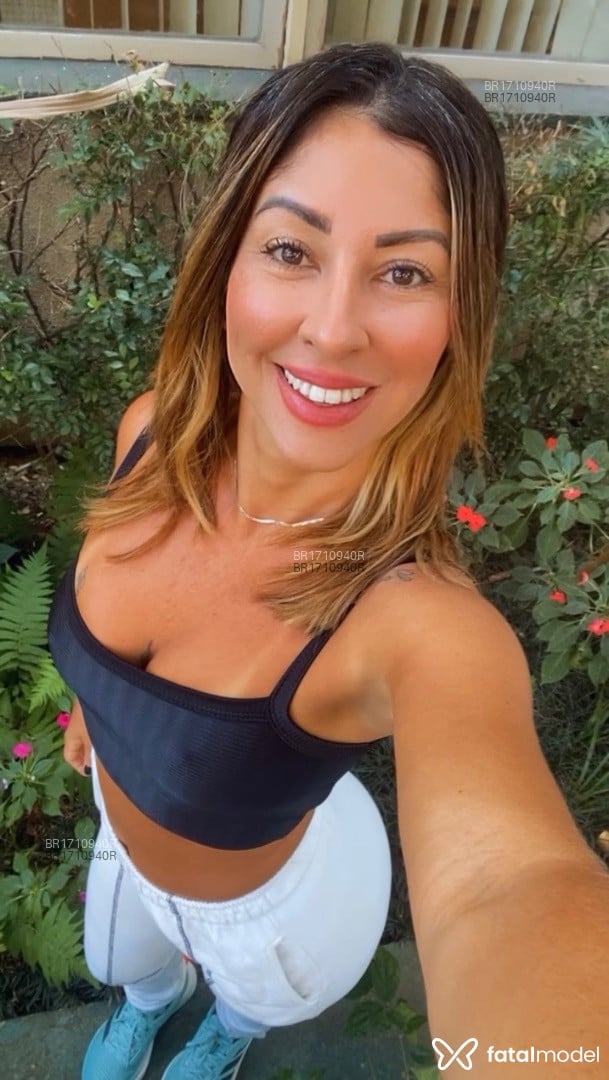 Acompanhante mulher com cabelo castanho de olhos castanhos em Rio de Janeiro - Summer