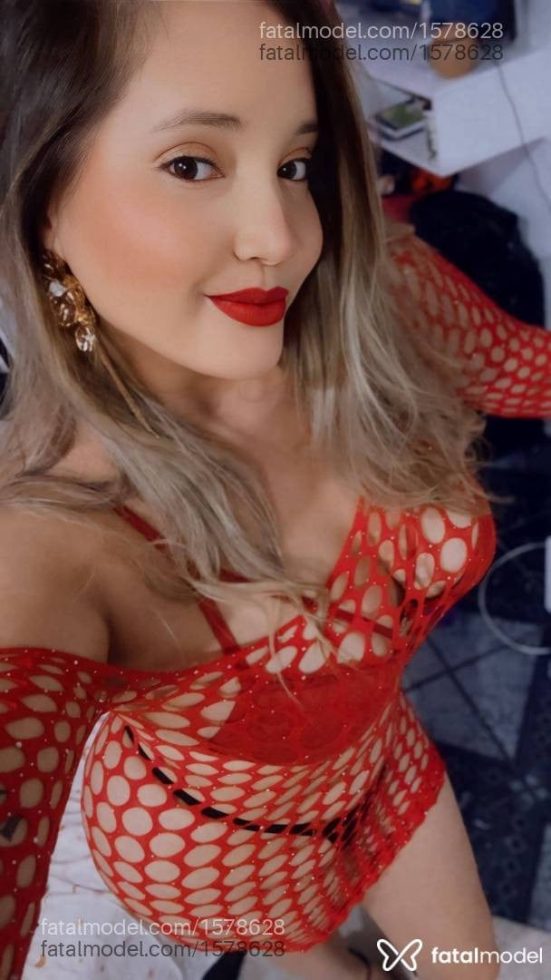 Acompanhante mulher loira (o) de olhos mel em Foz do Iguaçu Acompanhante mulher loira (o) de olhos mel em Foz do Iguaçu - Diana Gomez