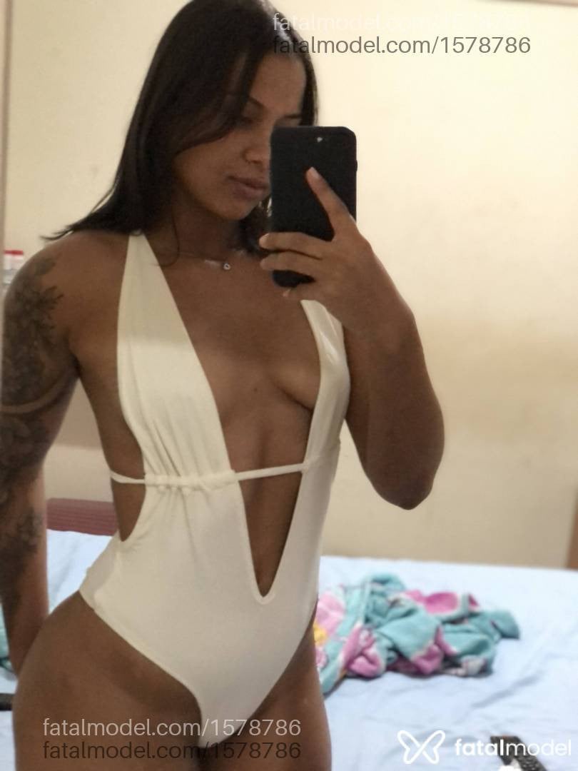 Acompanhante mulher com cabelo castanho de olhos castanhos - JÉSSICA MELO