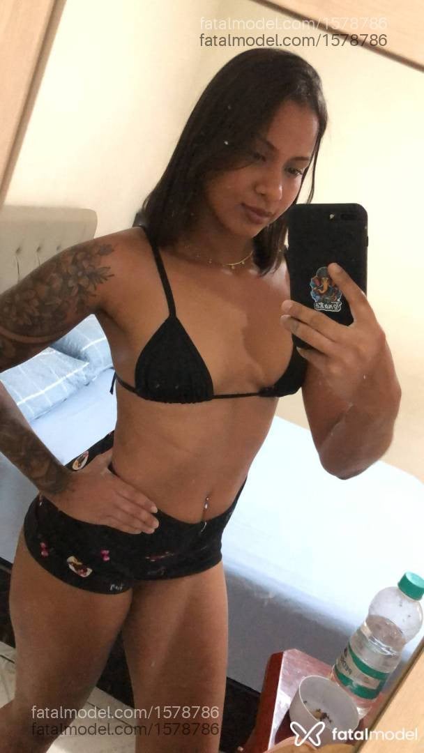 Acompanhante mulher com cabelo castanho de olhos castanhos - JÉSSICA MELO
