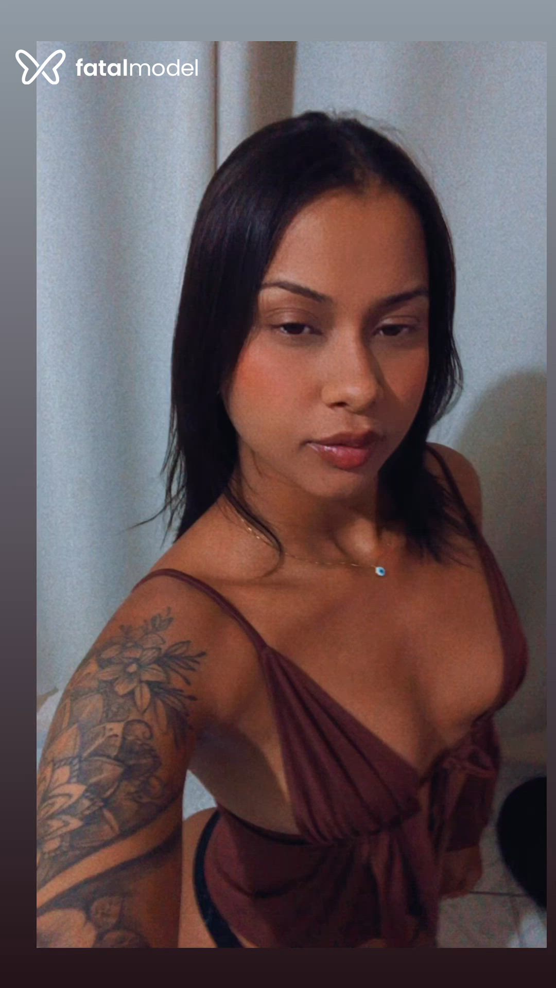 Acompanhante mulher com cabelo castanho de olhos castanhos - JÉSSICA MELO