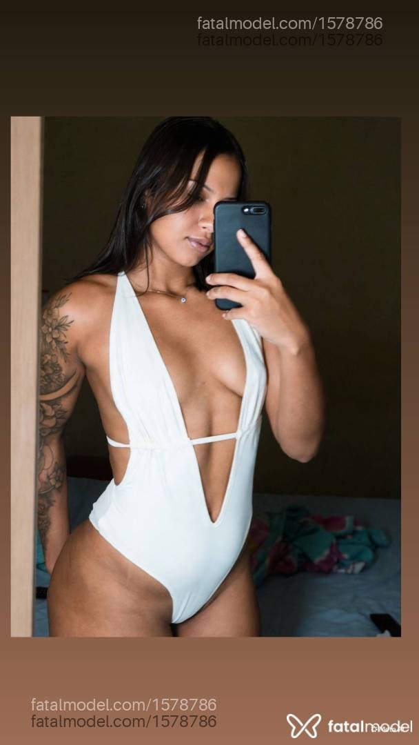 Acompanhante mulher com cabelo castanho de olhos castanhos - JÉSSICA MELO